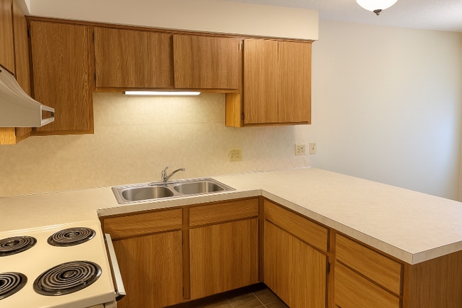 Building Photo - 648 Cumberland Dr
