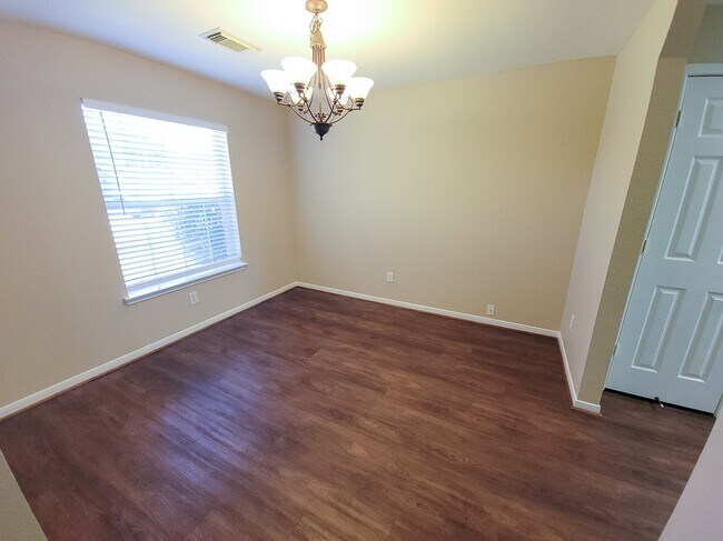 Foto del edificio - 3408 Wheatstalk Ln