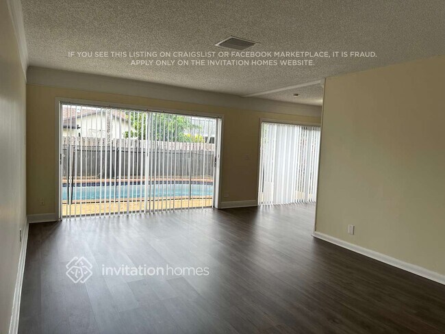 Foto del edificio - 3300 NW 96th Ave
