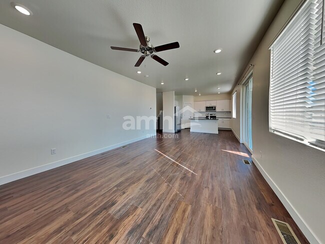 Foto del edificio - 3963 Ryedale Wy