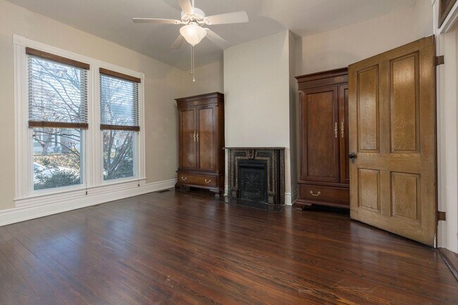 Building Photo - 1619 Ellwood Ave