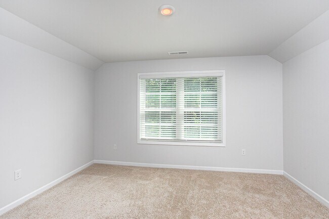 Foto del edificio - Gorgeous, Newly-Built Smart Home Available...