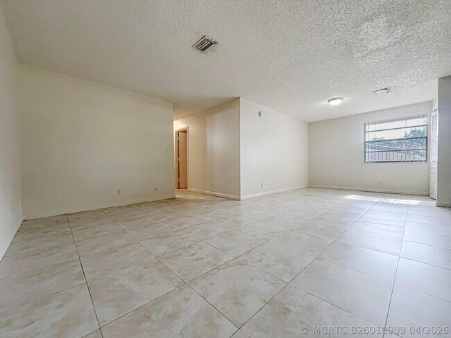 Foto del edificio - 10901 NW 45th St