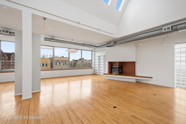 Foto del edificio - 2023 W Division St