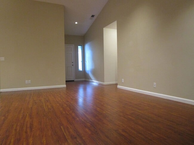 Building Photo - 3-bedroom, 2-bath gem located just minutes...