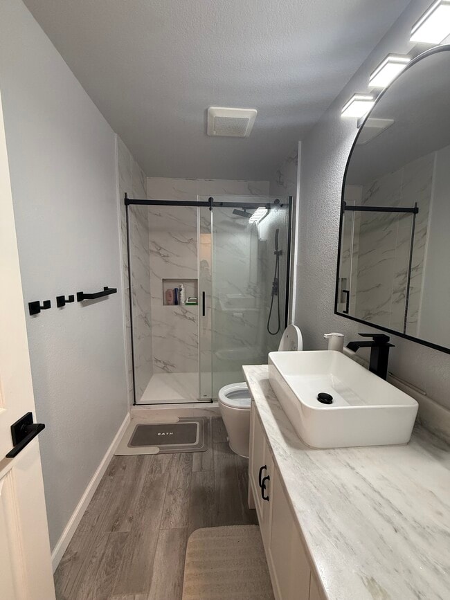 Building Photo - 137 Hopfield Dr