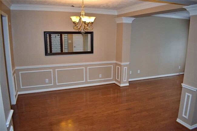 Building Photo - 1378 Ella Pl