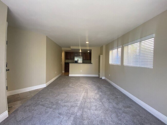 Building Photo - m540 - Silva