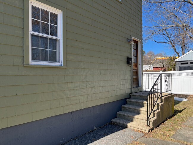 Building Photo - 48 Wesleyan St