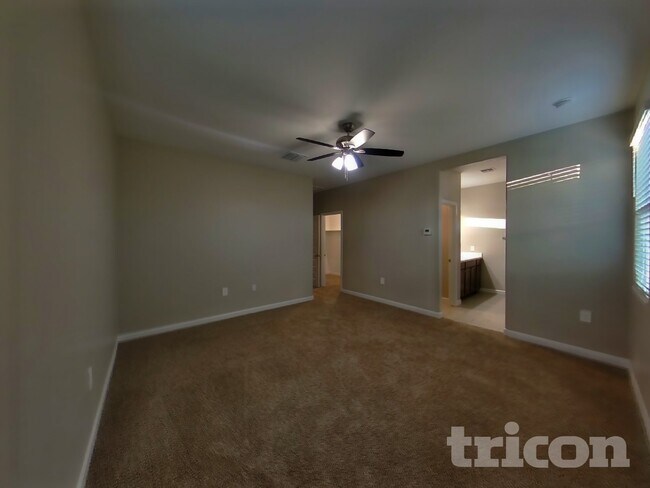 Foto del edificio - 36615 N Iberian Dr.