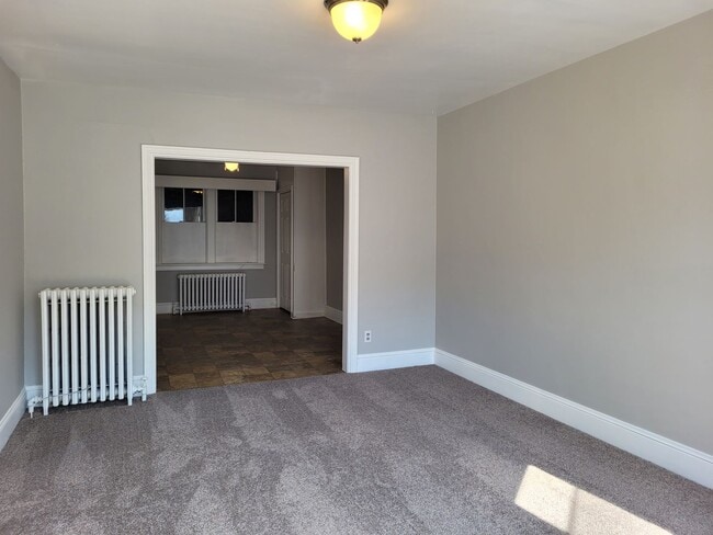 Building Photo - 441 E. King St. - 4 BR/2 Bath House - $130...