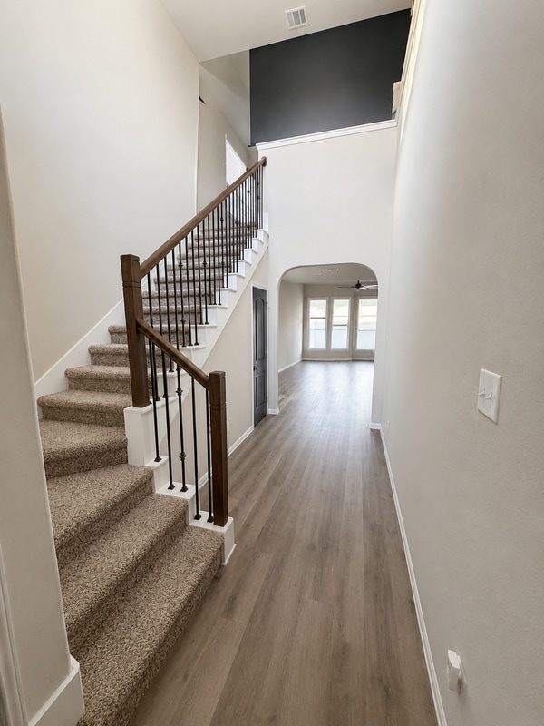 Building Photo - 2291 Raider Dr