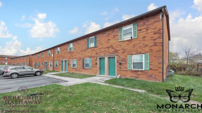Building Photo - 3042 Sandridge Ave