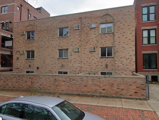 Building Photo - 665 W Melrose St