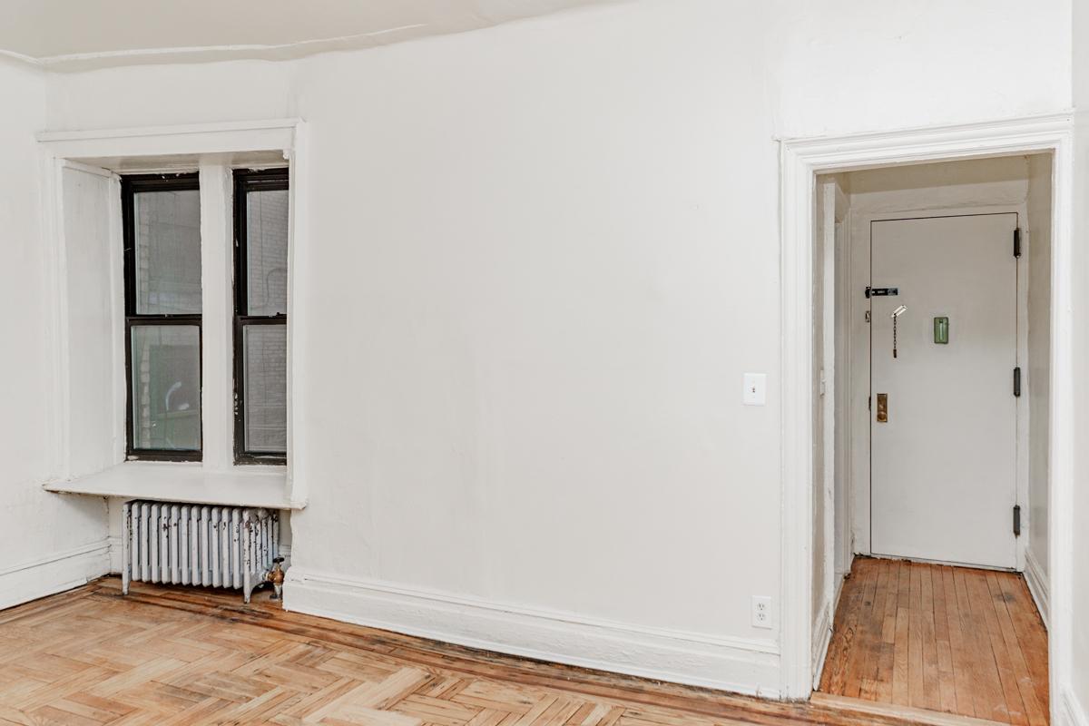 Primary Photo - 374 E 49th St