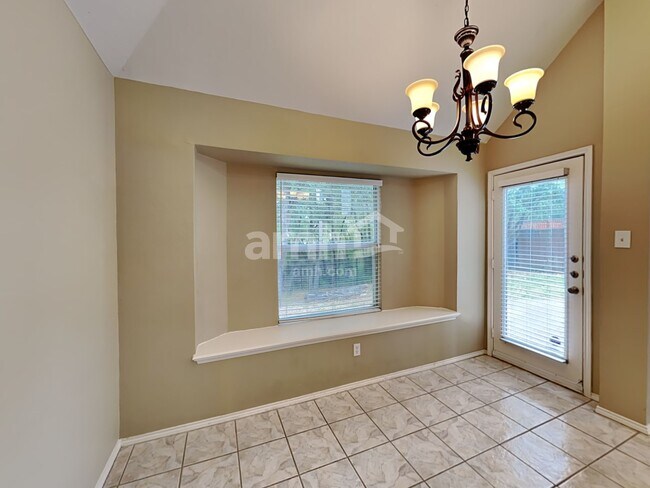 Foto del edificio - 1714 Creekway Drive