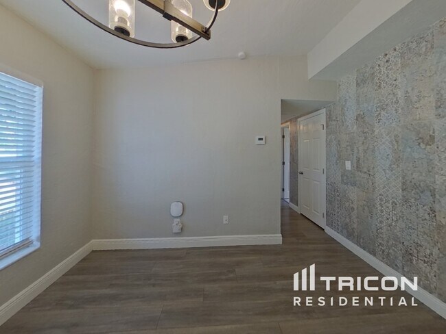 Foto del edificio - 6193 39th Ave N