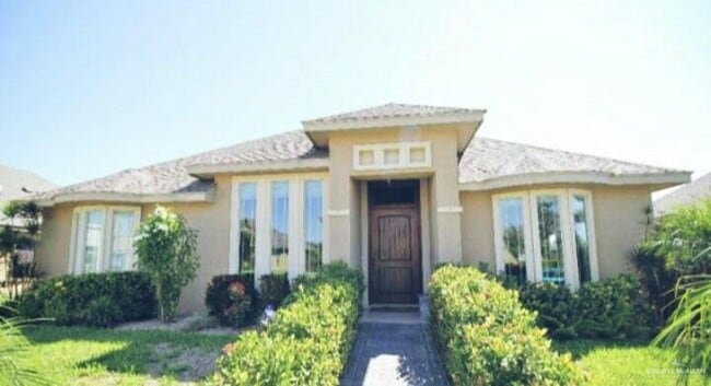 Building Photo - 2001 S Villa Real Dr