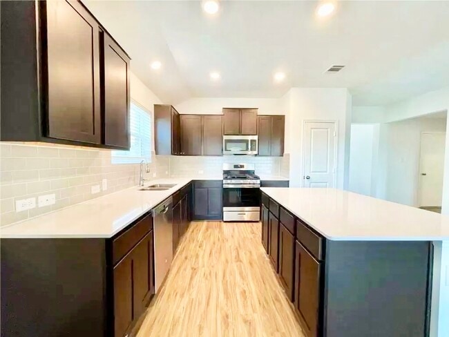Building Photo - 217 Coventry Dr