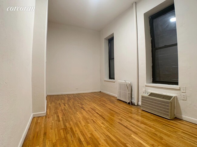Building Photo - 242 E 77th St