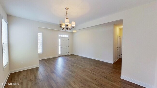 Building Photo - 3118 S Rocklund Ct