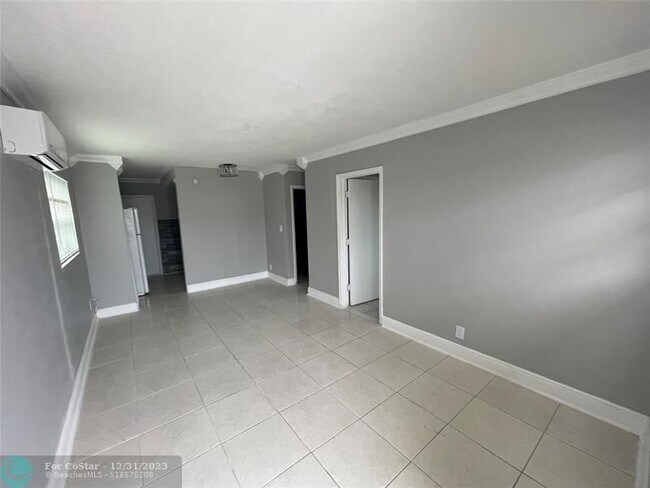 Building Photo - 2301 NW 23rd Ln