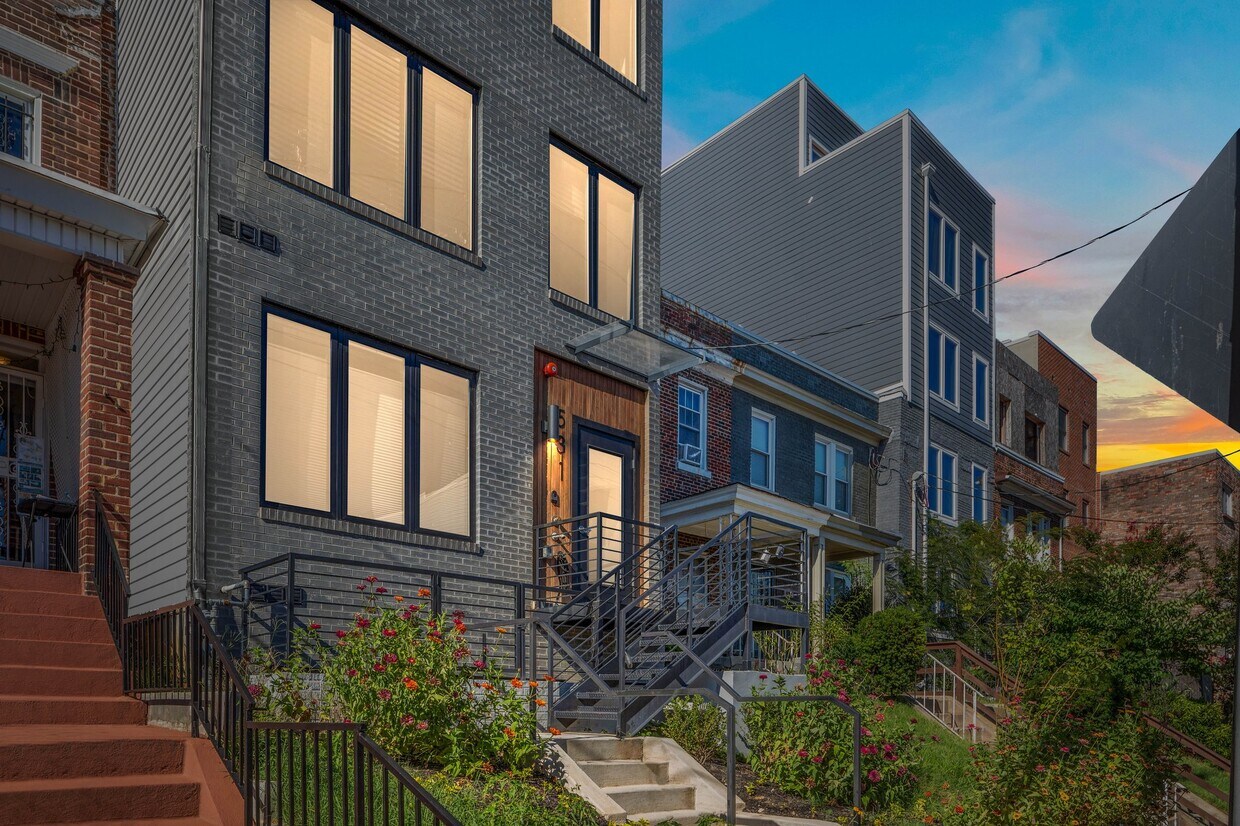 Primary Photo - 531 Kennedy St NW