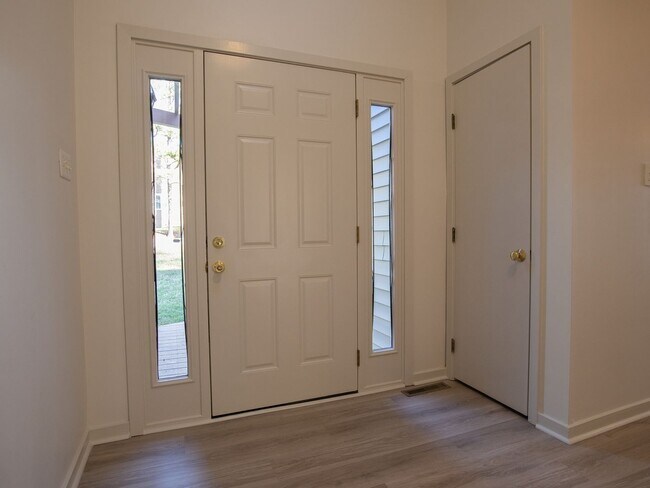 Foto del edificio - Move in ready 3 bedroom home