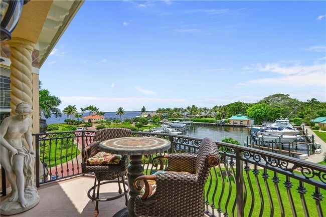Building Photo - 1508 NE Outrigger Landings Dr