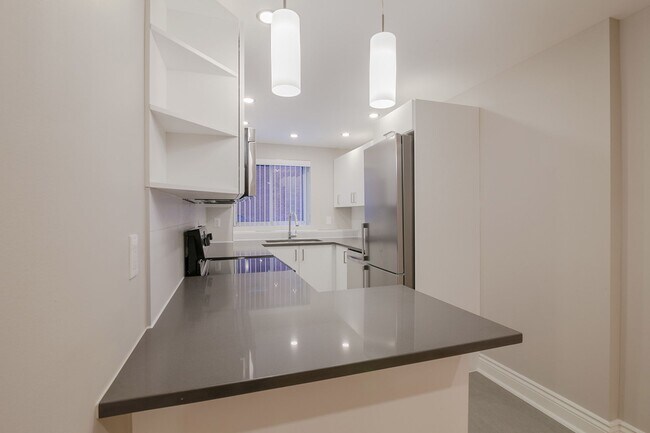 Building Photo - 3421 Rue Drummond