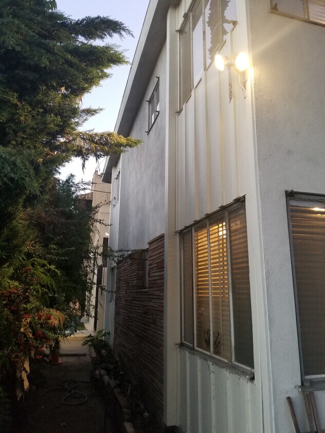Primary Photo - 6146 Fulton Ave
