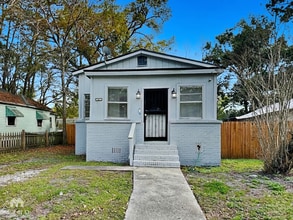 Building Photo - 2184 W 45th St