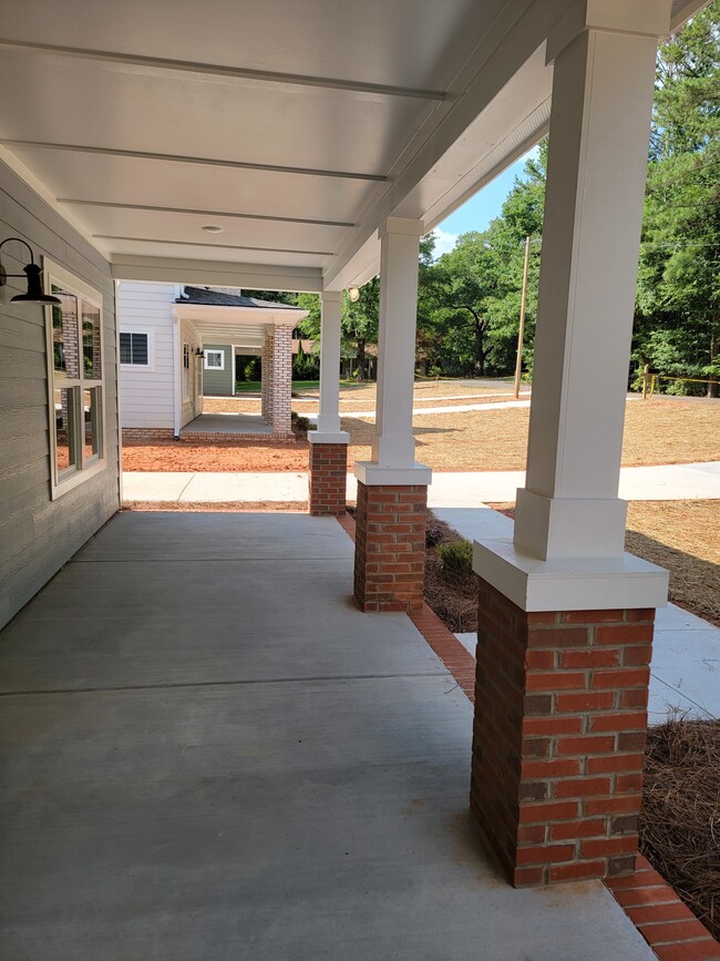 Building Photo - 106 Jackson Street - 106 N Jackson Ave