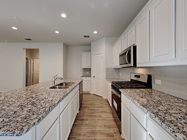 Building Photo - 1650 Briar Hunt Dr