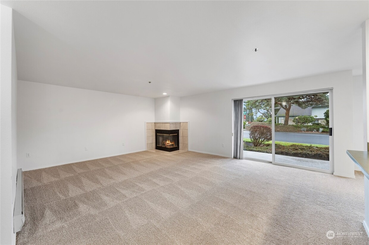 Living room - 1510 Skyline Way