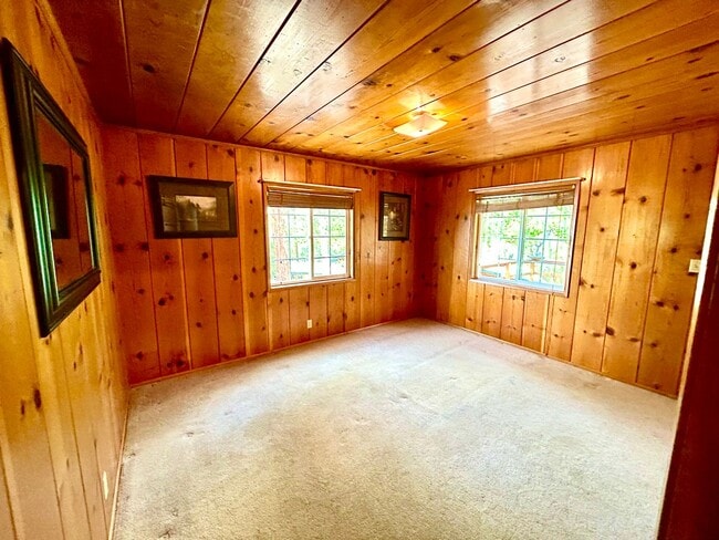 Building Photo - 396 Juniper Dr