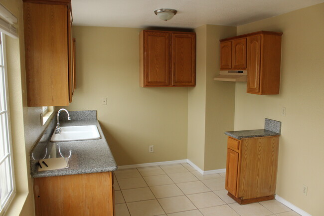 Building Photo - 6534 Adamson Ave