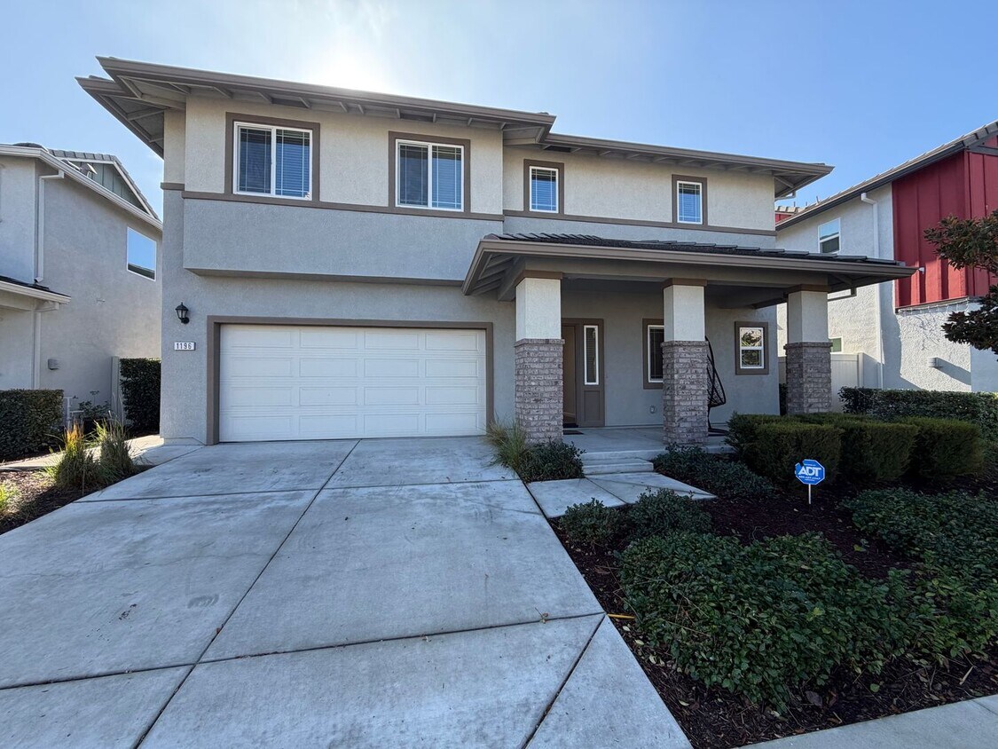 Foto principal - 4 bedroom | 3 bathroom | Single family home in Natomas