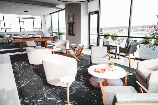 Building Photo - The Julian