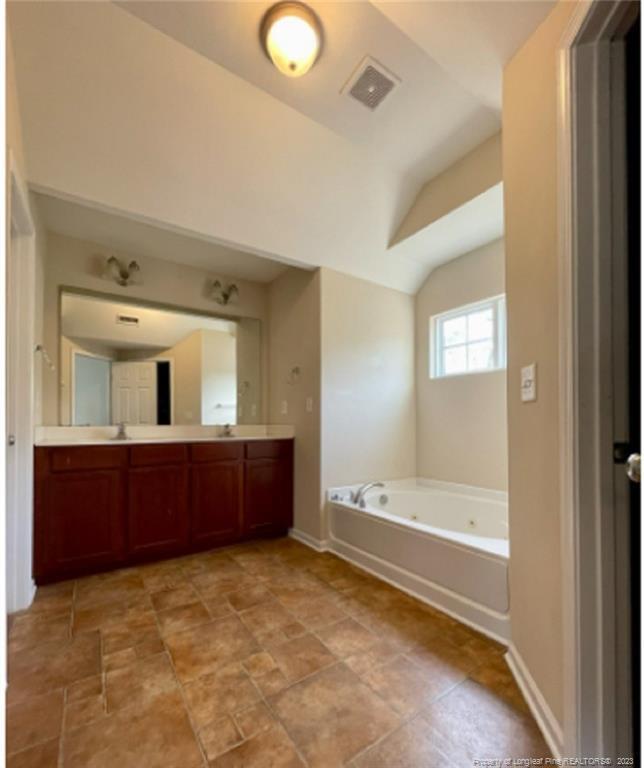 Building Photo - 700 Heathrow Dr