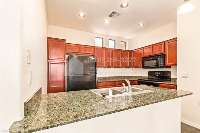 Building Photo - 2 br, 2 bath Condo - 123 N Washington St U...