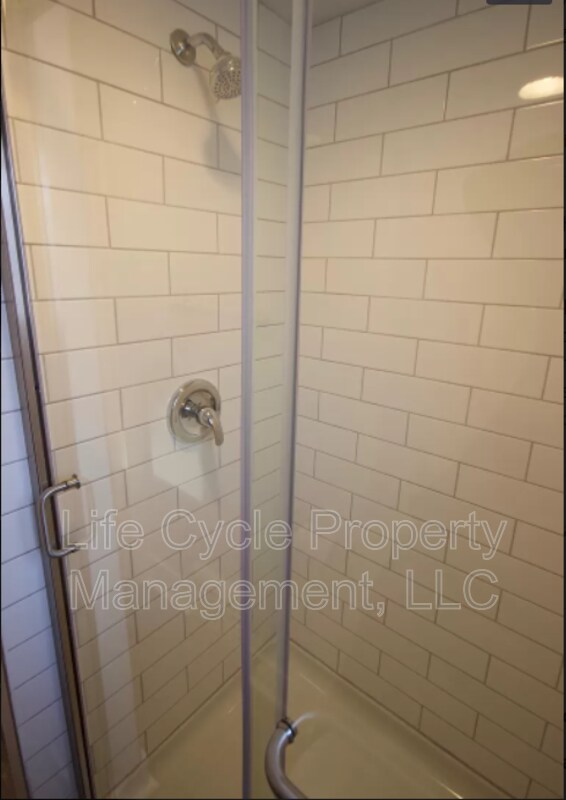 Foto del edificio - 2025 Plainfield Ave NE