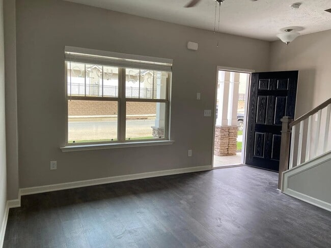 Building Photo - 4054 Saddlecreek Wy