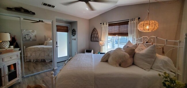 Building Photo - 82570 Delano Dr