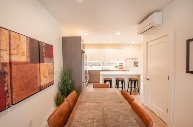 Foto del edificio - 3238 14th Ave W