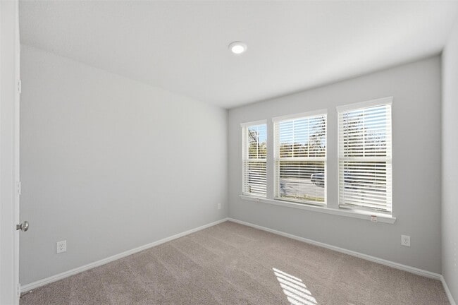 Building Photo - 501 Big Bnd Pkwy