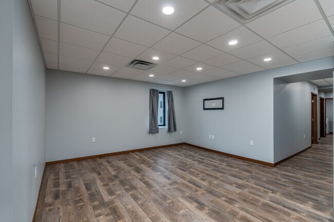 Foto del edificio - 513 N Riverfront Dr
