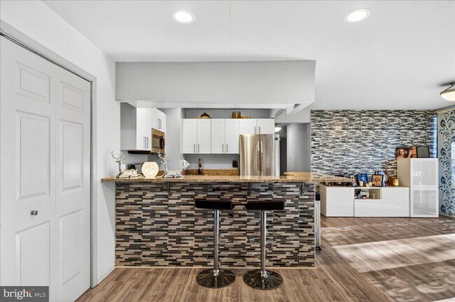 Foto del edificio - 4420 Briarwood Ct N