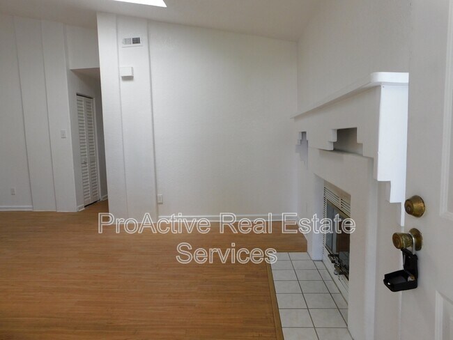 Foto del edificio - 603 Spirit Ct