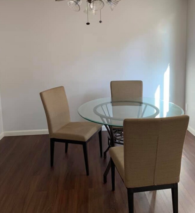 Foto del edificio - 3421 Belfry Ln